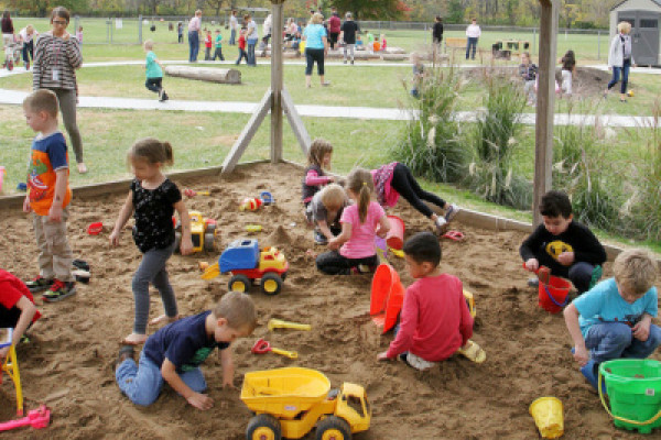 Hravo a zdravo v areáli MŠ